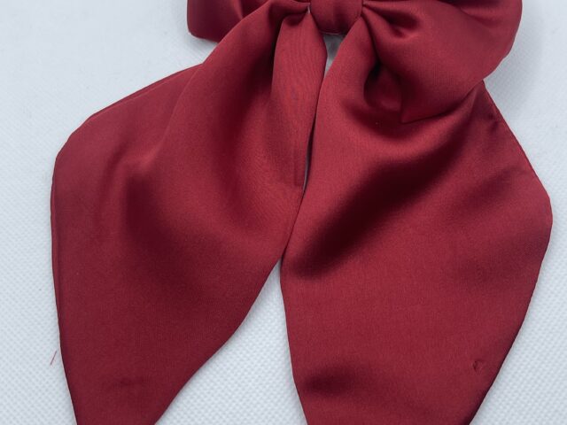 red scarf bow pin small