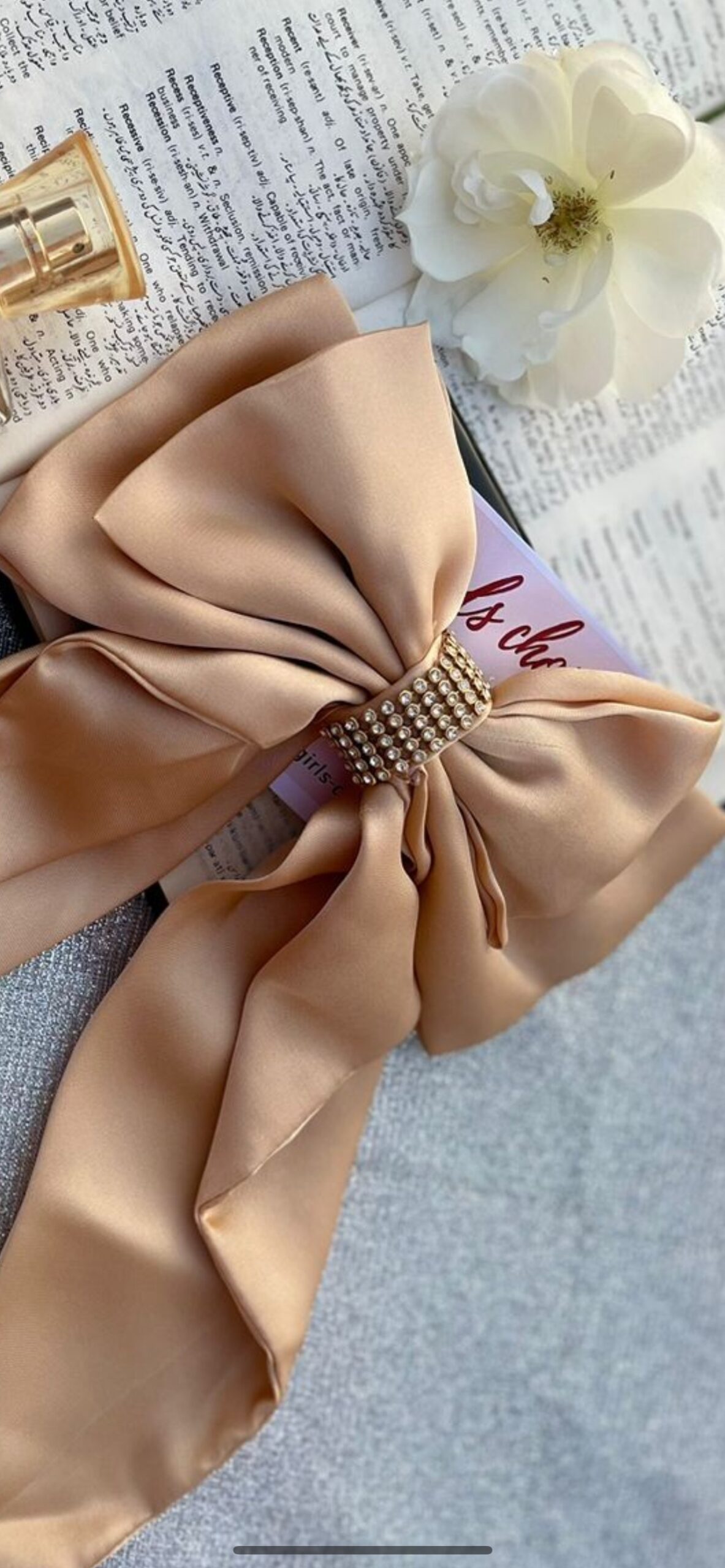 Fancy lace skin silk long tail piun