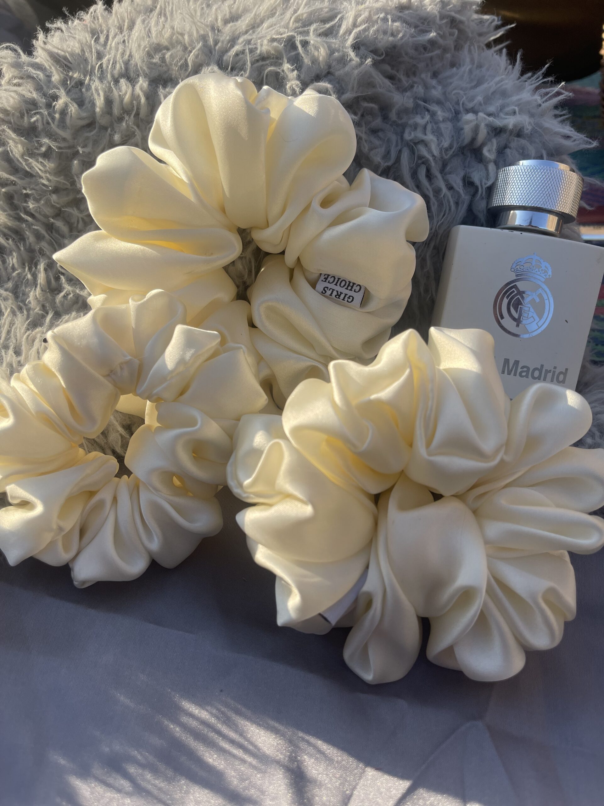 Dutch White Silk Scrunchies Dutch White Silk Scrunchies